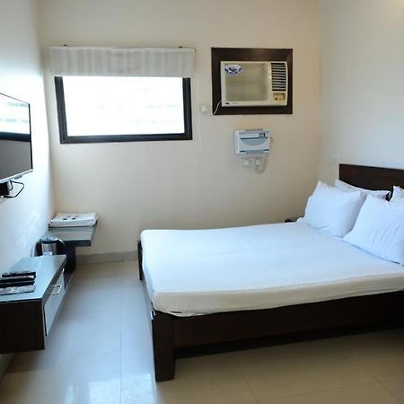 Hotel Maharani Regency Panchkula Esterno foto