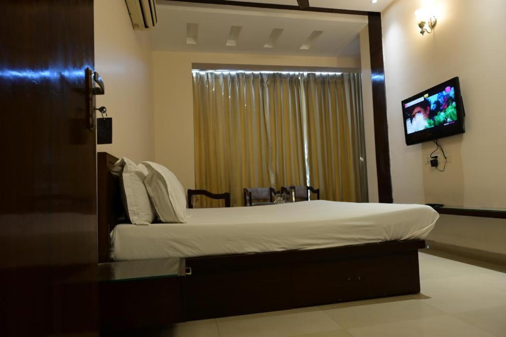 Hotel Maharani Regency Panchkula Esterno foto