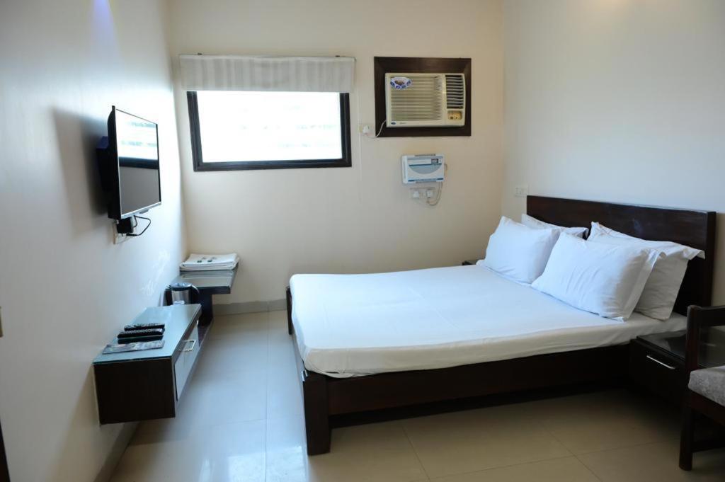 Hotel Maharani Regency Panchkula Esterno foto
