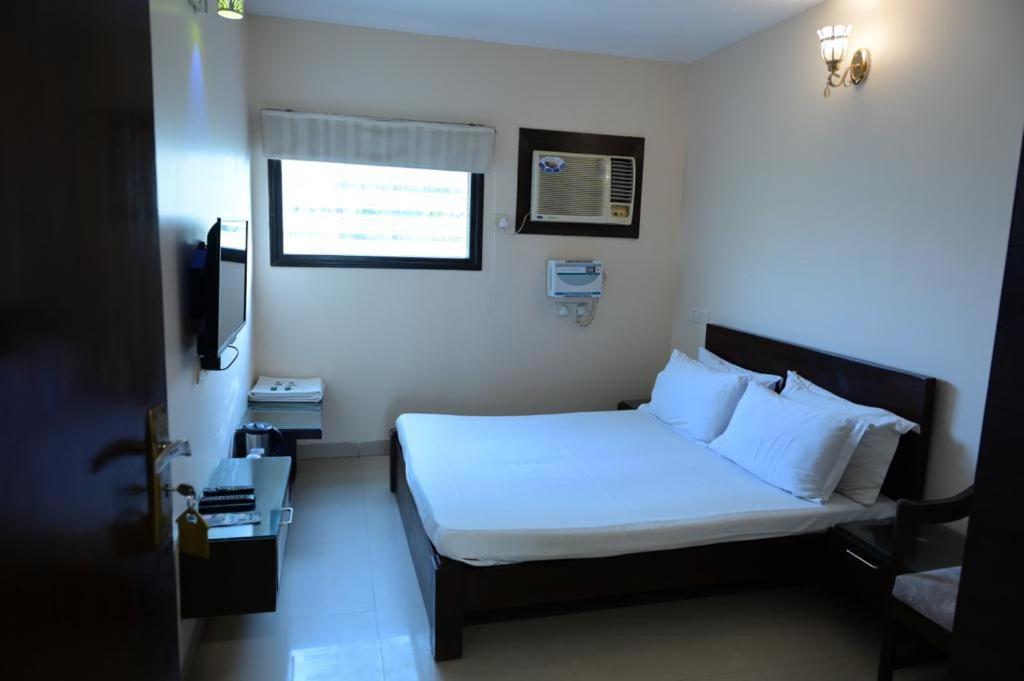 Hotel Maharani Regency Panchkula Esterno foto